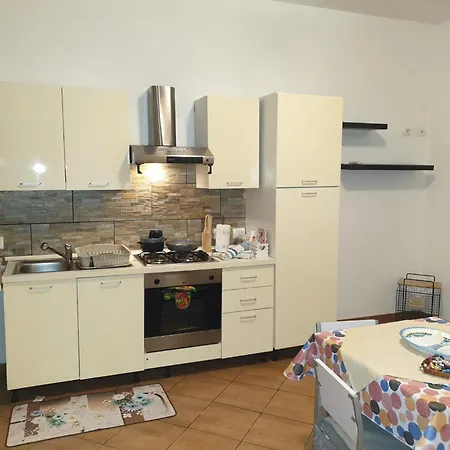 Casa Di Via Pitre' 29 아파트