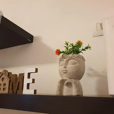 Casa Di Via Pitre' 29 *